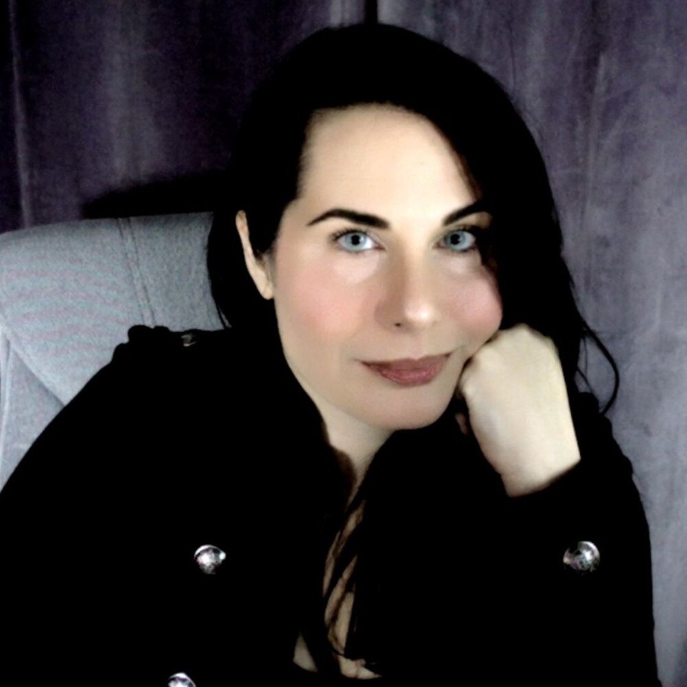 Meet your Posher, Demi - Picture 9 of 14